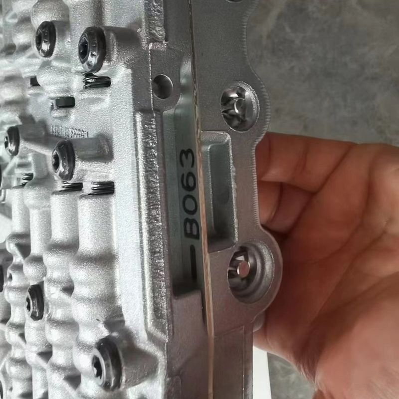 Αλουμίνιο 6HP-21 B063 1.8T 2.0T 2.4T Οικουμενικό αυτοματοποιημένο σωλήνα βαλβίδας για αυτοκίνητα ROEWE SAIC